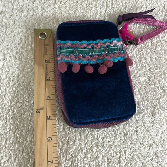 Natural Life wallet around zipper bom bom card holder boho New - Picture 4 of 9